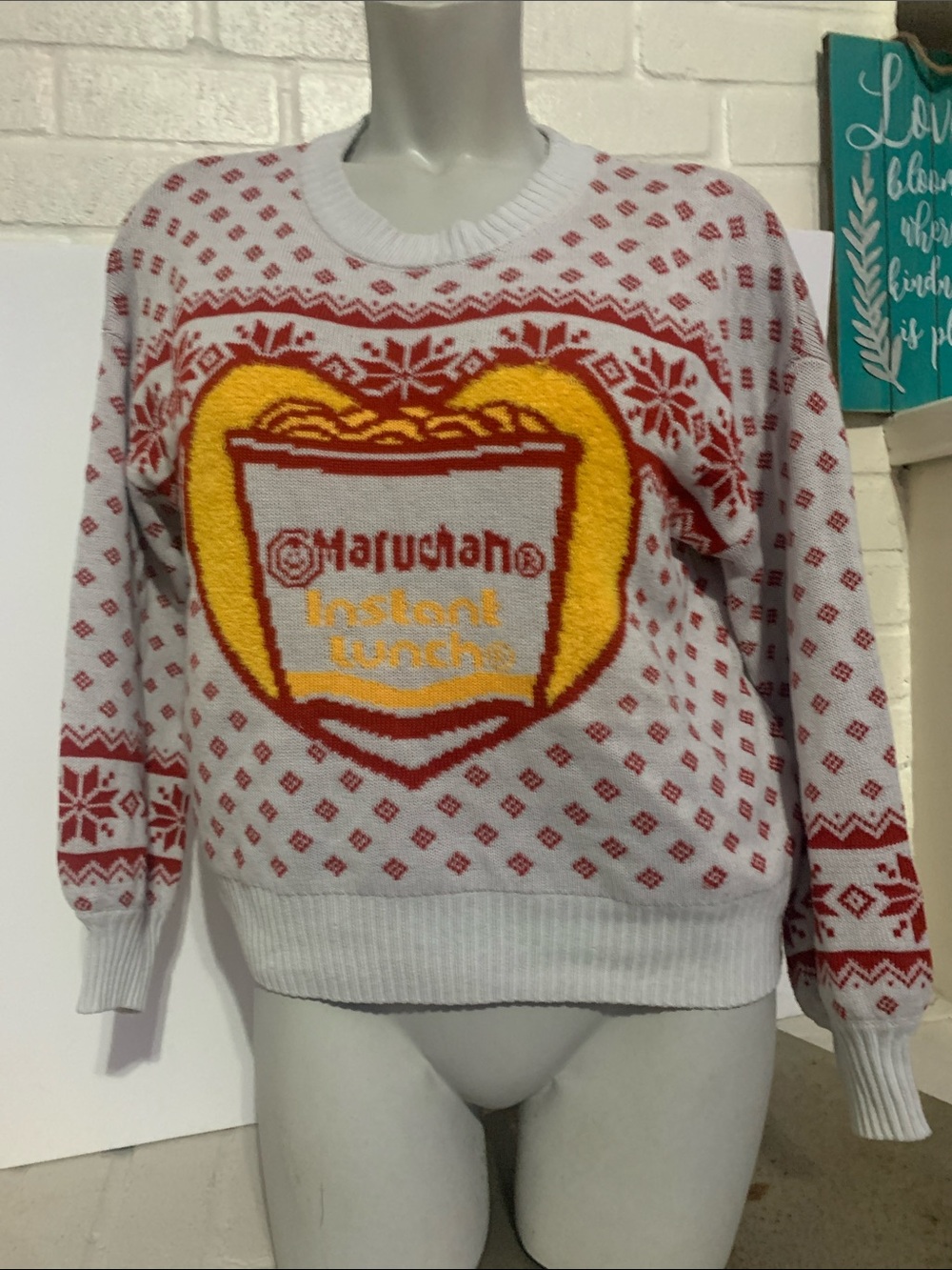 Maruchan Instant Lunch Graphic Holiday Sweater - White & Red med